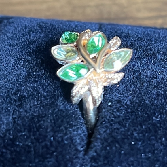Vintage 1974 Avon Uranium Glass Green Rhinestone Leaf Lights Ring - Picture 4 of 7